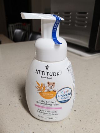 에티튜드 천연 젖병세정제 무향 아토베이비 폼타입 (295ml) 천연 친환경 비건 — 5점을 준 리뷰어가 2022년 8월 올린 사용 사진