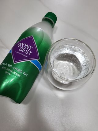 몽베스트 Montbest with Sparkling water Plain 20병 — 5점을 준 리뷰어가 2022년 8월 올린 사용 사진