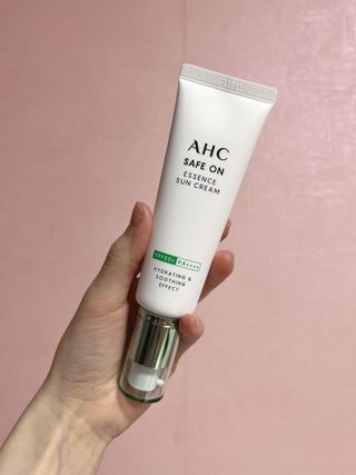 [AHC] 세이프온 에센스 선크림 올리브영 스페셜 증정 기획세트 — 5점을 준 리뷰어가 2022년 6월 올린 사용 사진
