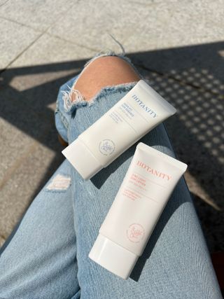 보타니티 촉촉수분자차 아쿠아핏 선 에센스 50ml + 보송톤업자차 징크 선 로션 50ml SPF50+ PA++++ (4/25) — 5점을 준 리뷰어가 2022년 5월 올린 사용 사진
