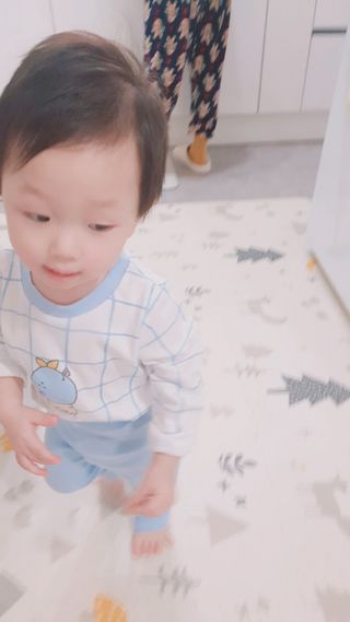 유비맘 궁디팡팡 내의/내복 상하세트 — 5점을 준 리뷰어가 2021년 3월 올린 사용 사진