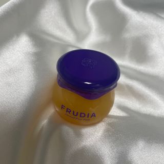틱톡 [후르디아] 튼입술해결템 올리브영 블루베리 하이드레이팅 허니 립밤 — 5점을 준 리뷰어가 2023년 12월 올린 사용 사진