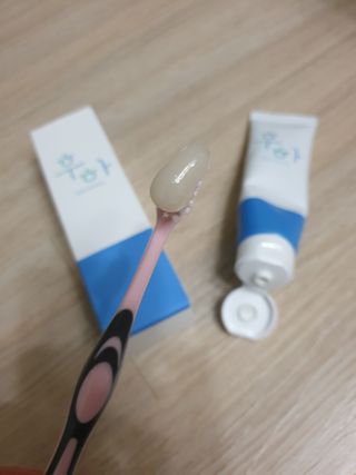 [심폐소생소] 무불소 임산부 천연 치약 — 5점을 준 리뷰어가 2021년 11월 올린 사용 사진