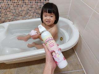 주식회사 권브라더스 [권브라더스] 목욕놀이 필수템, 핑키공주 유아버블클렌저 300ml 대용량 몽글몽글 구름 속 딸기향 — 5점을 준 리뷰어가 2022년 1월 올린 사용 사진