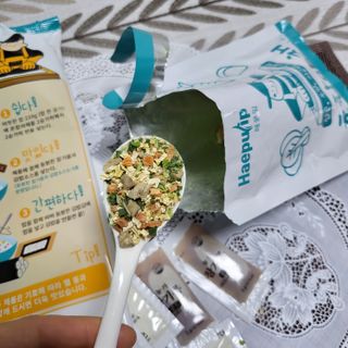 해풀잎 누구나 김밥*1ea [(혼합야채 35g *1ea,  김밥김 (5g, 5ea),  양념간장 (6g, 5ea), 참기름(5g, 2ea)] — 5점을 준 리뷰어가 2022년 8월 올린 사용 사진
