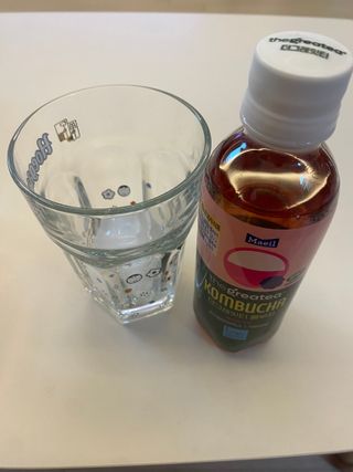 더그레잇티 콤부차 [매일유업] 더그레잇티 44kcal 콤부차 300ml *12개입 (오리지널 6개+베리리치 6개) — 4점을 준 리뷰어가 2023년 8월 올린 사용 사진