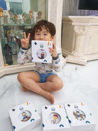 [블루 본 아이노우] 유아용 컬러마스크 40 PCS SET 2중 택 1 — 5점을 준 리뷰어가 2021년 5월 올린 사용 사진