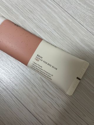 [후르디아] 끈적임 없는 착한성분 비건  핸드크림 3종 — 5점을 준 리뷰어가 2023년 12월 올린 사용 사진