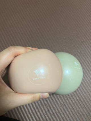 트라택 쿠셔닝 웨이트볼 0.5kg + 1kg SET — 5점을 준 리뷰어가 2022년 6월 올린 사용 사진