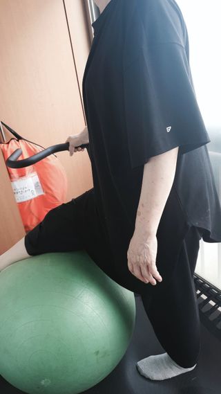 밸롭 시그니처 커버업 롱티셔츠 — 5점을 준 리뷰어가 2021년 5월 올린 사용 사진