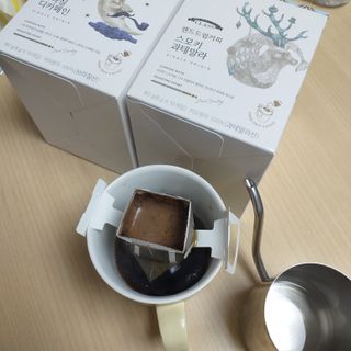 (주)쟈뎅 쟈뎅 클래스 핸드 드립 커피 10P 2종_디카페인 1종+랜덤 플레이버 1종 — 5점을 준 리뷰어가 2021년 3월 올린 사용 사진