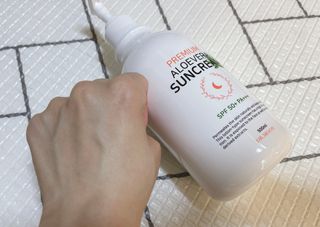[닥터문] 프리미엄 알로에베라 선크림 500ml — 4.5점을 준 리뷰어가 2022년 6월 올린 사용 사진