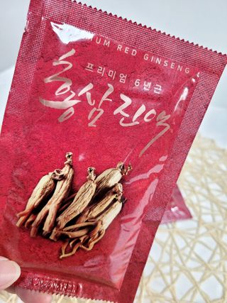 서울약사신협_프리미엄 6년근 홍삼진액_70mlx30포 — 4점을 준 리뷰어가 2021년 3월 올린 사용 사진
