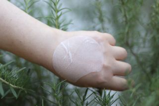 리더스코스메틱 리더스 카밍 바이오틱스 퀵 수딩 패드 — 5점을 준 리뷰어가 2022년 5월 올린 사용 사진