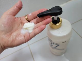 [포레스트스토리] B7 안티 헤어로스 샴푸1,000ml + 헤어팩 1,000ml — 5점을 준 리뷰어가 2021년 3월 올린 사용 사진