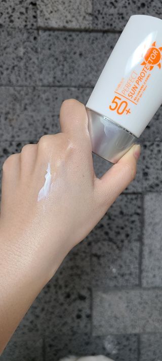 약손명가코스메틱 에오스보떼 퍼펙트 선 프로텍터 선크림 / 인_아웃 스킨 핏 비비크림 세트 구성 — 5점을 준 리뷰어가 2021년 7월 올린 사용 사진