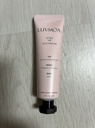 러브모아 향수 고체향수 승무원 고체향수 바르는 향수 니치향수 도손 우드세이지 앤 씨솔트 — 4점을 준 리뷰어가 2022년 11월 올린 사용 사진