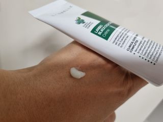 랑벨 랑바이오 블랙 시카 크림 50ml(블랙비 프로폴리스, 시카 4종, 판테놀 10 함유) — 5점을 준 리뷰어가 2022년 6월 올린 사용 사진