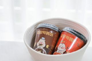 유비쿡 컵떡볶이 매운컵떡볶이2개/ 짜장컵떡볶이 2개  총 4개세트 — 5점을 준 리뷰어가 2021년 6월 올린 사용 사진