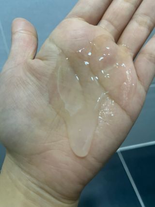 르핸스 퍼포밍 5 샴푸 비반트 포렛/베티버 포그 — 5점을 준 리뷰어가 2022년 12월 올린 사용 사진