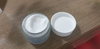 산수시 아쿠아 베네핏 24h 수부지 물광 속건조 수분크림 50ml — 5점을 준 리뷰어가 2021년 7월 올린 사용 사진