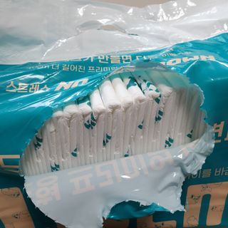 아베크 펫 와이드 프리미엄 대형 애견 강아지 배변 패드 30매 1팩 80g — 4점을 준 리뷰어가 2021년 7월 올린 사용 사진