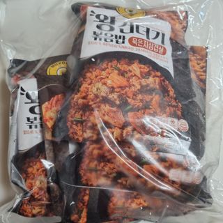한성기업 무볼레 왕건더기 볶음밥 묵은지삼겹살 — 5점을 준 리뷰어가 2021년 10월 올린 사용 사진