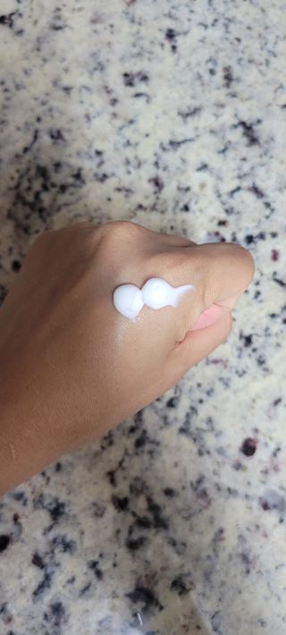 LCN(엘씨엔) LCN 리제너러티브 핸드크림 75ml 주름개선 고보습 재생핸드크림 — 5점을 준 리뷰어가 2022년 8월 올린 사용 사진