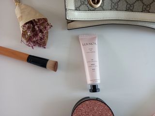 러브모아 향수 고체향수 승무원 고체향수 바르는 향수 니치향수 도손 우드세이지 앤 씨솔트 — 5점을 준 리뷰어가 2022년 9월 올린 사용 사진