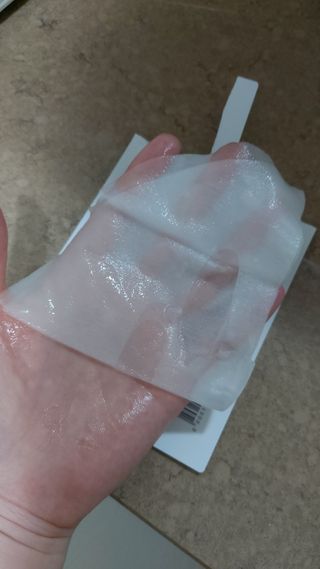 아미퓨어 촉촉하고 밝은 피부를 만들어주는 1일1팩, 아미노이펙트 마스크 10매 — 4점을 준 리뷰어가 2021년 7월 올린 사용 사진