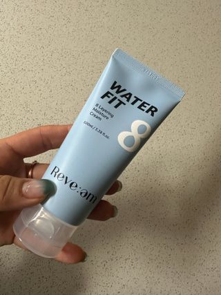 나우 [리브엠]피부 속부터 겹겹이, 촘촘하게! 워터핏8중 수분착붙 크림 — 5점을 준 리뷰어가 2025년 5월 올린 사용 사진