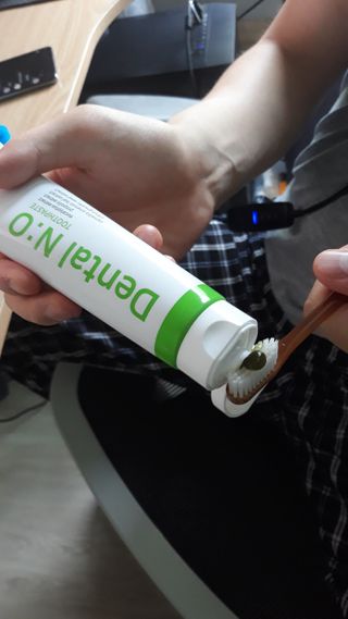 프리마인 유해균 뿐만 아니라 유익균까지 씻어내는 치약은 그만, 건강한 구강환경을 만드는 덴탈엔오 — 5점을 준 리뷰어가 2022년 6월 올린 사용 사진