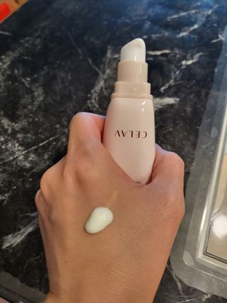 프리마인 선크림만 바꿨을 뿐인데 매일 물 2L챙겨먹고 기초케어 완벽하게 한 물빛피부 완성,셀라브UV프로텍터 — 5점을 준 리뷰어가 2023년 6월 올린 사용 사진