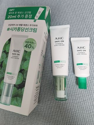 [AHC] 세이프온 에센스 선크림 올리브영 스페셜 증정 기획세트 — 5점을 준 리뷰어가 2022년 6월 올린 사용 사진