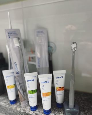 주식회사 클린디 [클린디] 파우치에 쏙 넣어 밖에서도 치아건강🦷 챙기기 [맞춤 칫솔 + 치약  + 파우치 구성] — 5점을 준 리뷰어가 2021년 12월 올린 사용 사진