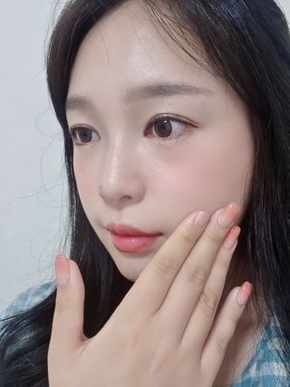 위뜨 글로시 레이어 쿠션 — 4점을 준 리뷰어가 2022년 6월 올린 사용 사진