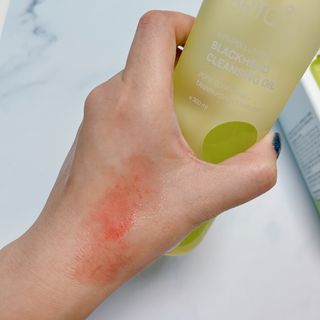 비알티씨 BRTC 안티폴루션 앤 블랙헤드 클렌징오일 300ml — 5점을 준 리뷰어가 2022년 12월 올린 사용 사진