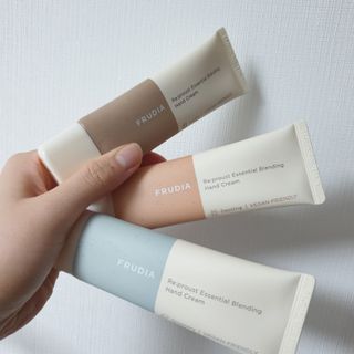 [후르디아] 끈적임 없는 착한성분 비건  핸드크림 3종 — 5점을 준 리뷰어가 2022년 2월 올린 사용 사진