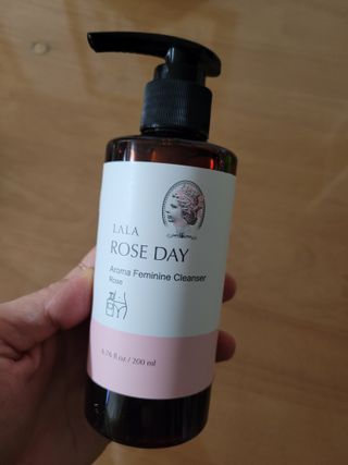 라라로즈데이 시즌2 여성청결제 200ml 아로마 페미민 클렌저, 독일더마인증 — 5점을 준 리뷰어가 2021년 9월 올린 사용 사진