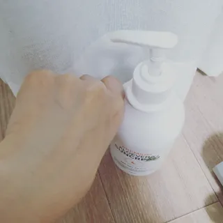 [닥터문] 프리미엄 알로에베라 선크림 500ml — 5점을 준 리뷰어가 2022년 6월 올린 사용 사진