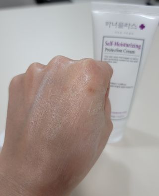 셀프 모이스처라이징 프로텍션 크림 셀프 모이스처라이징 프로텍션크림 — 5점을 준 리뷰어가 2022년 4월 올린 사용 사진