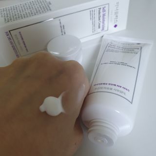 셀프 모이스처라이징 프로텍션 크림 셀프 모이스처라이징 프로텍션크림 — 5점을 준 리뷰어가 2022년 4월 올린 사용 사진
