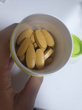 Swisse 스위스 고함량 밀크씨슬 35,000mg 60정 — 5점을 준 리뷰어가 2021년 11월 올린 사용 사진