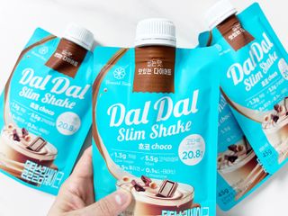 달달슬림쉐이크 [블로그]달달슬림 맛있는 단백질 쉐이크 파우치 다이어트 식사대용 프로틴 파우더 보충제 — 4.5점을 준 리뷰어가 2025년 8월 올린 사용 사진