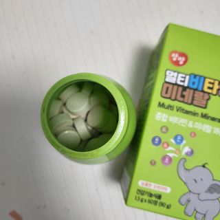 앙팡 멀티비타민미네랄 1200mg x 60정 — 5점을 준 리뷰어가 2022년 10월 올린 사용 사진