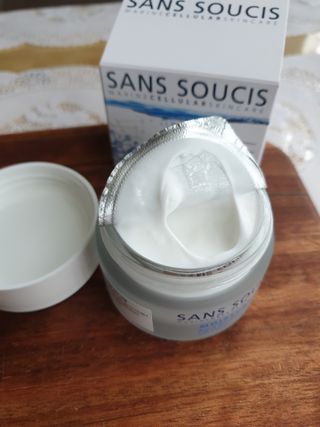 산수시 아쿠아 베네핏 24h 수부지 물광 속건조 수분크림 50ml — 5점을 준 리뷰어가 2021년 6월 올린 사용 사진