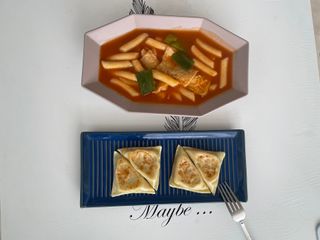 (주)성경순만두 곤약만두.콘치즈만두,삼각당면만두,당면 야끼만두,대구전통 납작만두,떡뽁이 매콤소스,달콤소스 — 5점을 준 리뷰어가 2023년 4월 올린 사용 사진