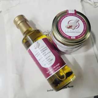 [딜리셔스코드] 타르투피 알레산드로 로시 트러플 소금 100g +트러플 오일 100ml set — 5점을 준 리뷰어가 2022년 6월 올린 사용 사진