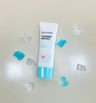 리더스코스메틱 리더스 카밍 바이오틱스 선 에센스 SPF 50+ PA++++ — 4.5점을 준 리뷰어가 2022년 6월 올린 사용 사진