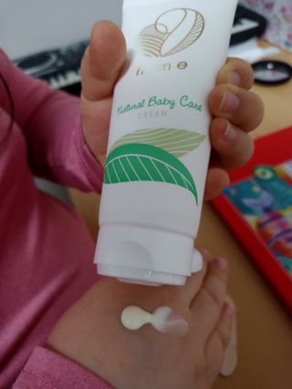 mom e 맘이 내추럴 베이비 케어 크림+바디오일 — 5점을 준 리뷰어가 2021년 1월 올린 사용 사진